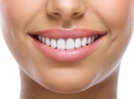 лікування зубів суми здорові зуби посмішка